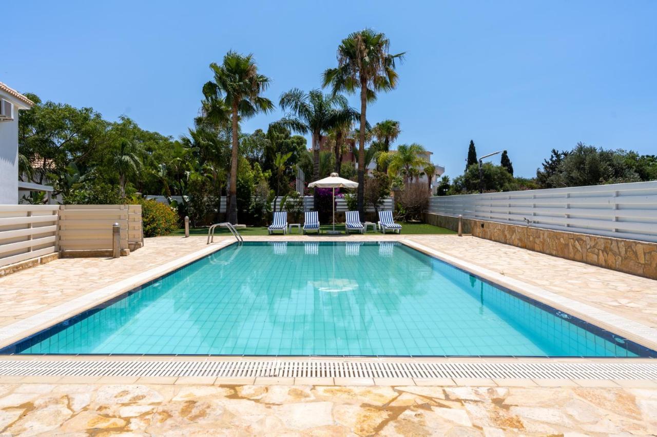 Lime 3-Bedroom Villa In פרוטאראס מראה חיצוני תמונה