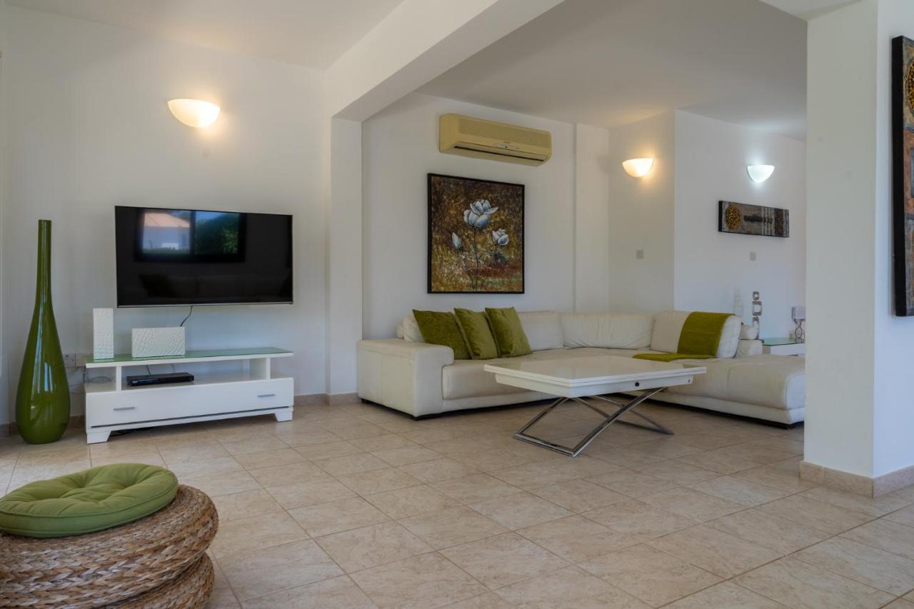 Lime 3-Bedroom Villa In פרוטאראס מראה חיצוני תמונה