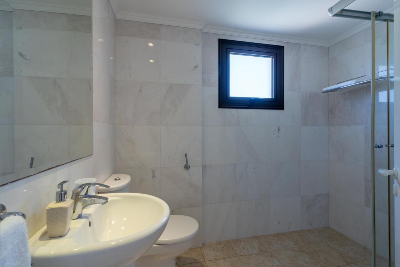 Lime 3-Bedroom Villa In פרוטאראס מראה חיצוני תמונה